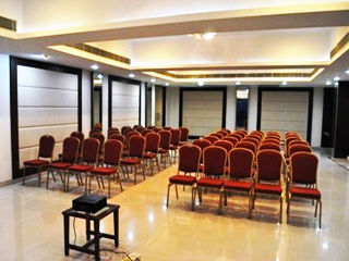 Jade Beach Resort Tirupporur Exterior foto